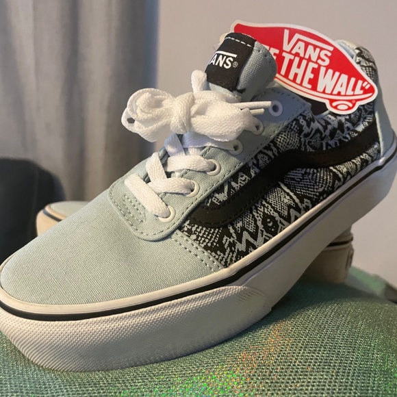 NWT Vans - Picture 7 of 8